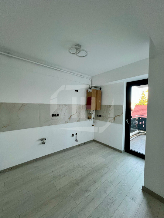 Apartament 3 camere, parcare, finisat, intermediar, zona Pod Ira