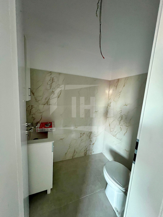 Apartament 3 camere, parcare, finisat, intermediar, zona Pod Ira
