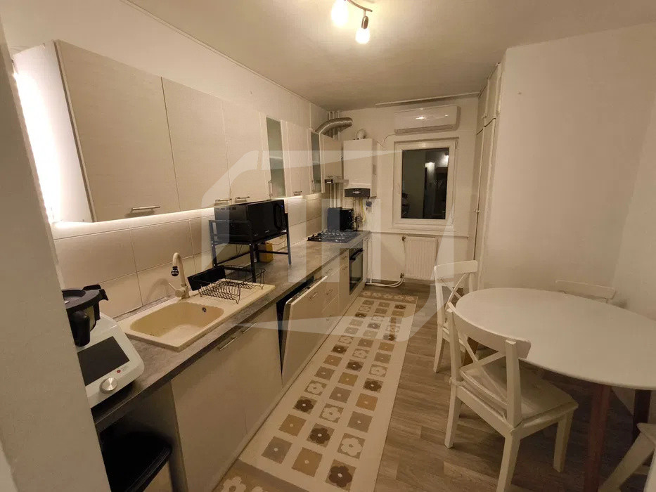Apartament 3 camere, etajul 1, Zorilor