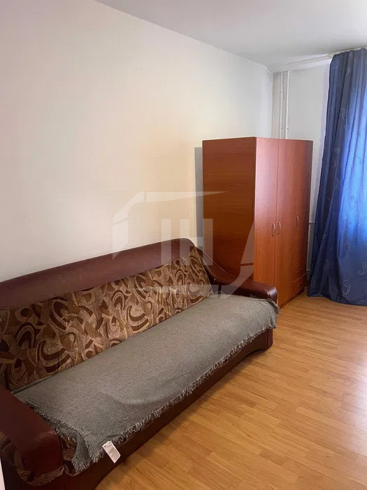 Garsoniera, etaj intermediar, Marasti