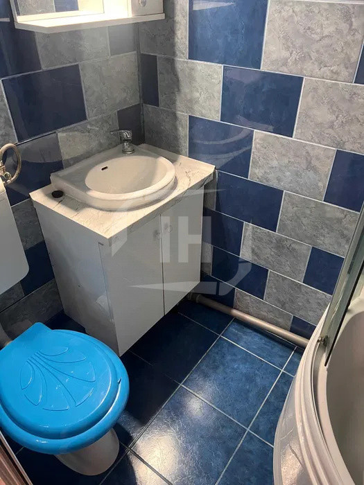 Garsoniera, etaj intermediar, Marasti