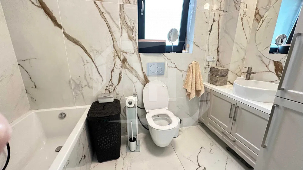 Apartament 3 camere, decomandat, lux , parcare, gradina, cartier Buna Ziua