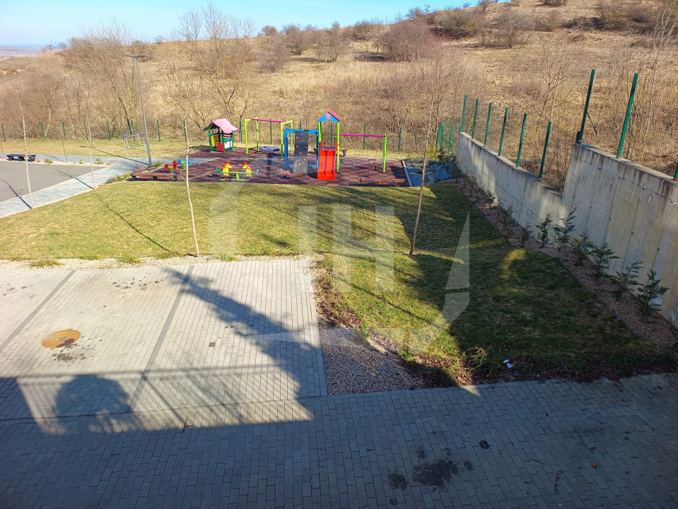 Apartament 3 camere, decomandat, lux , parcare, gradina, cartier Buna Ziua