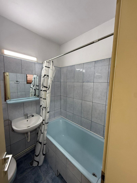 Garsoniera 30mp, parcare, zona Iris