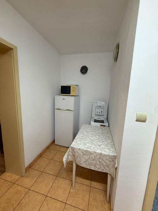 Garsoniera 30mp, parcare, zona Iris