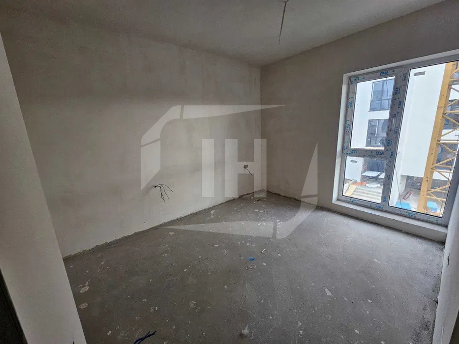 Apartament 3 camere plus parcare in zona Regal