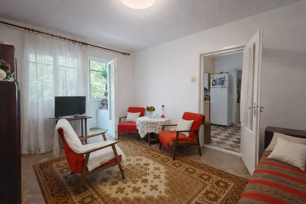Apartament 3 camere etaj 2, zona Academia de Muzica