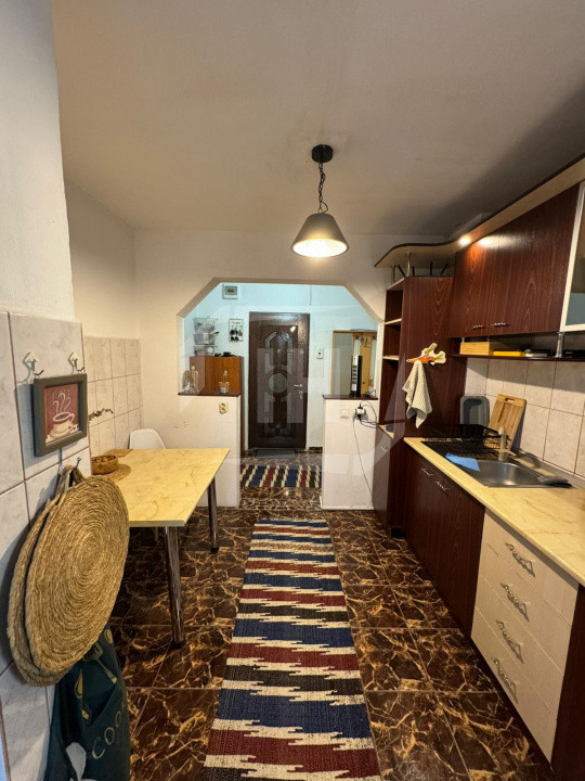 Apartament 2 camere, decomandat, intermediar, Zorilor