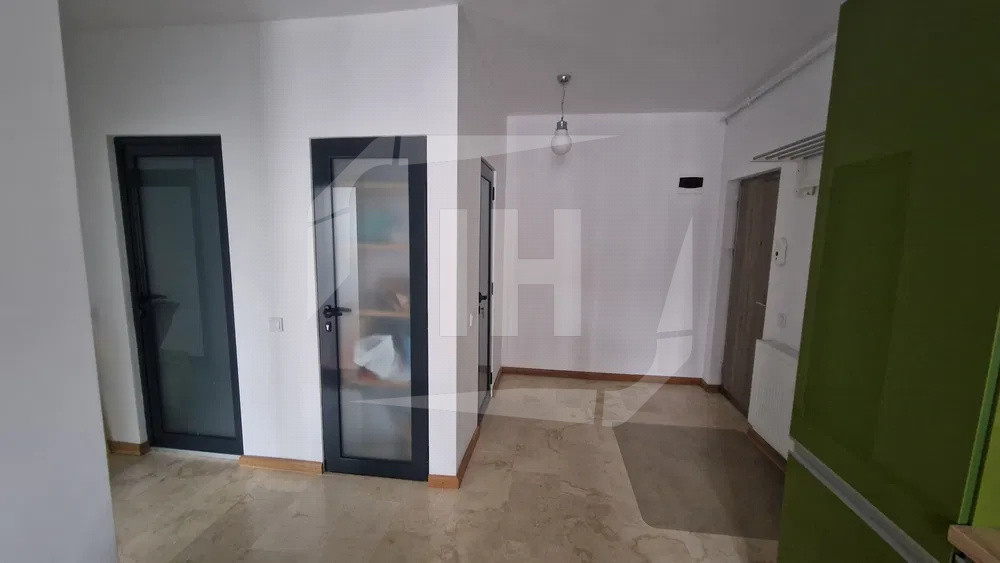 Apartament 2 camere I decomandat I cu parcare I zona Vivo