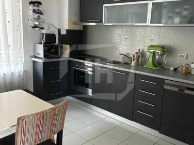 Apartament cu scara interioara in zona strazii Eugen Ionesco