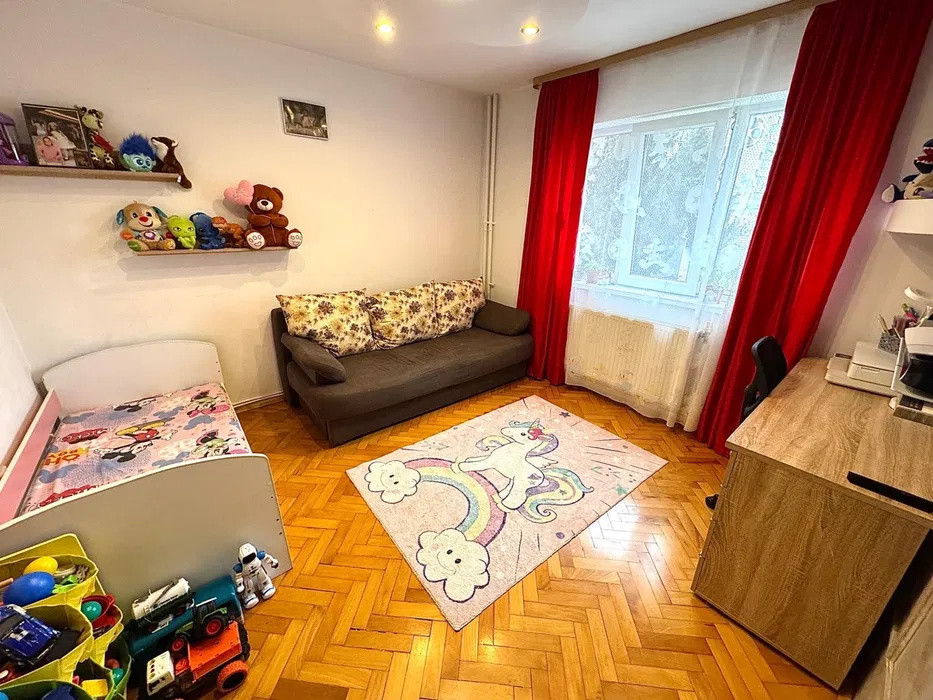 Apartament 2 camere decomandat, zona Calea Floresti