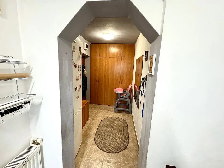 Apartament 2 camere decomandat, zona Calea Floresti