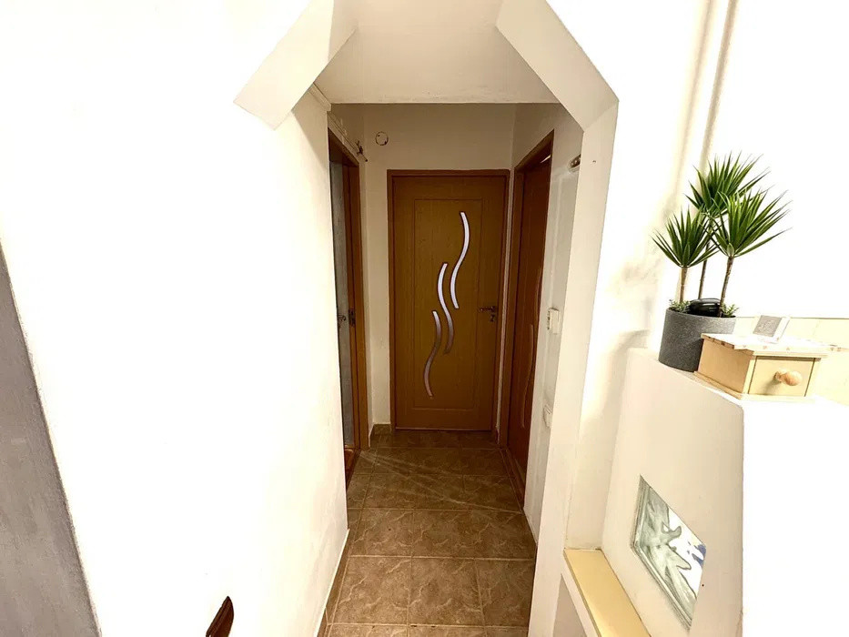 Apartament 2 camere decomandat, zona Calea Floresti