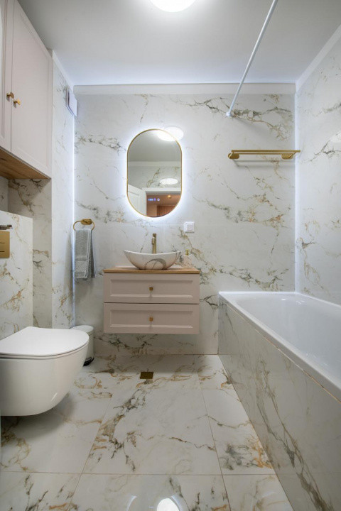 Apartament 3 camere la cheie, terasa, parcare subterana, zona Vivo