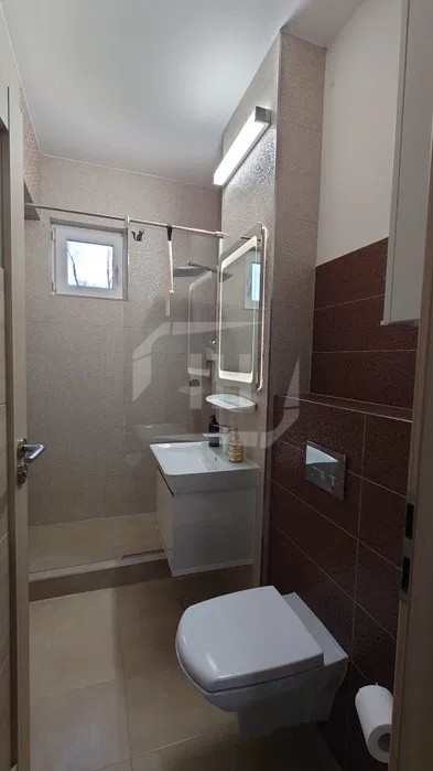 Apartament 2 camere, decomandat, Plopilor