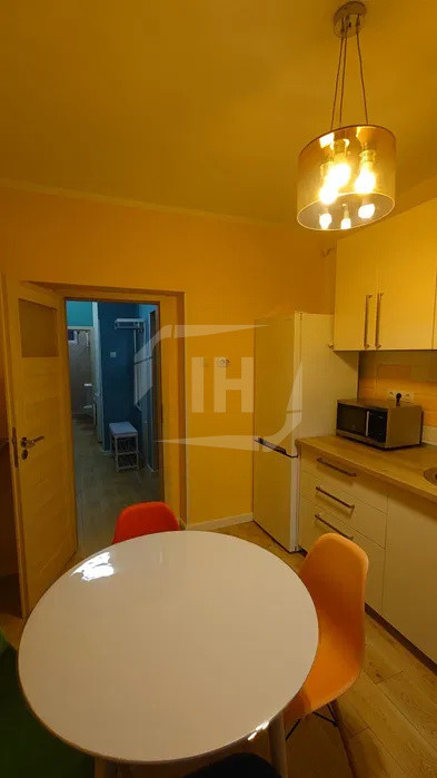 Apartament 2 camere, decomandat, Plopilor