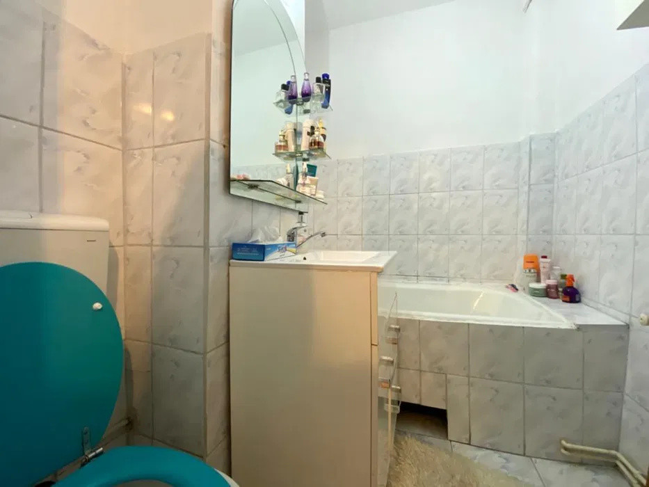 Garsoniera moderna, etaj intermediar, Marasti