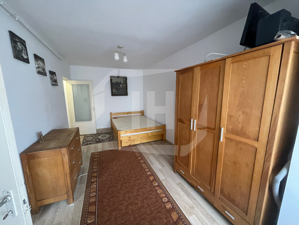 Garsoniera, etaj intermediar, Marasti