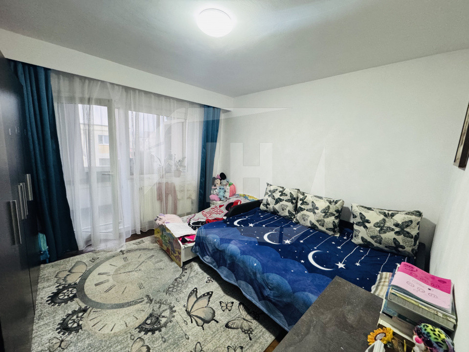 Apartament 2 camere, 2 balcoane, decomandat, cartier Intre Lacuri