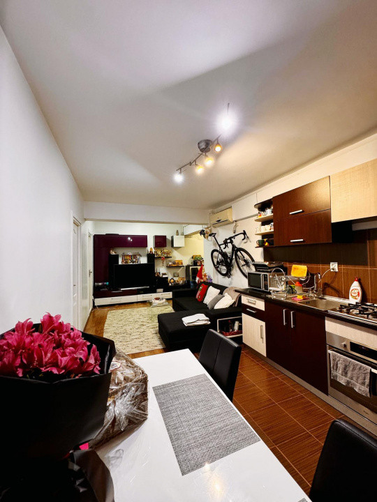 Apartament 3 camere, parcare, zona Edgar Quinet