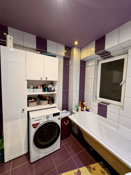 Apartament 3 camere, parcare, zona Edgar Quinet