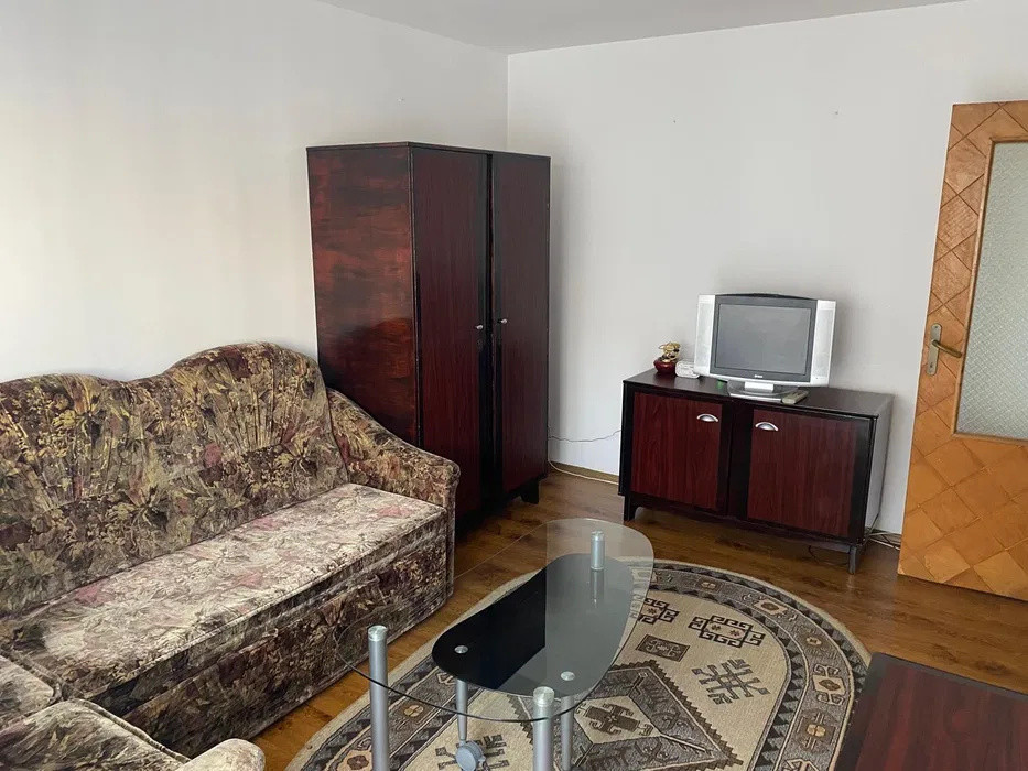 Apartament 2 camere decomandat, etaj intermediar, Bld Primaverii
