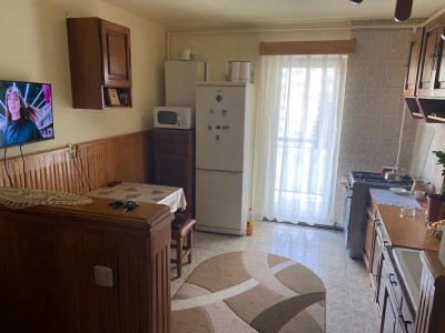 Apartament 2 camere decomandat, etaj intermediar, Bld Primaverii