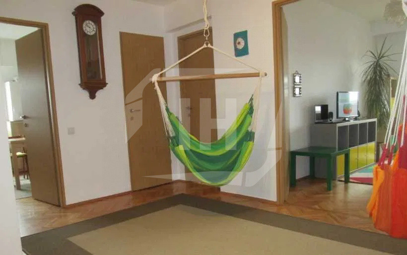 Apartament 3 camere, 76 mp, etaj intermediar, zona Titulescu