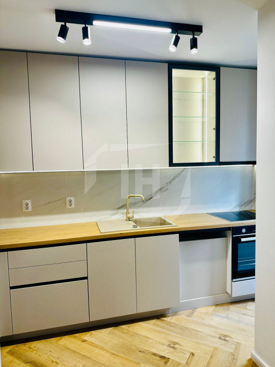 Apartament 2 camere, ultrafinisat, parcare, Intre Lacuri