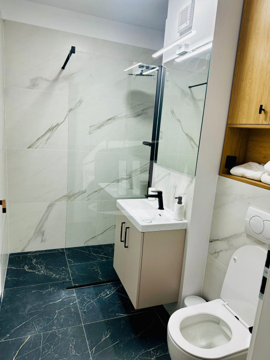 Apartament 2 camere, ultrafinisat, parcare, Intre Lacuri