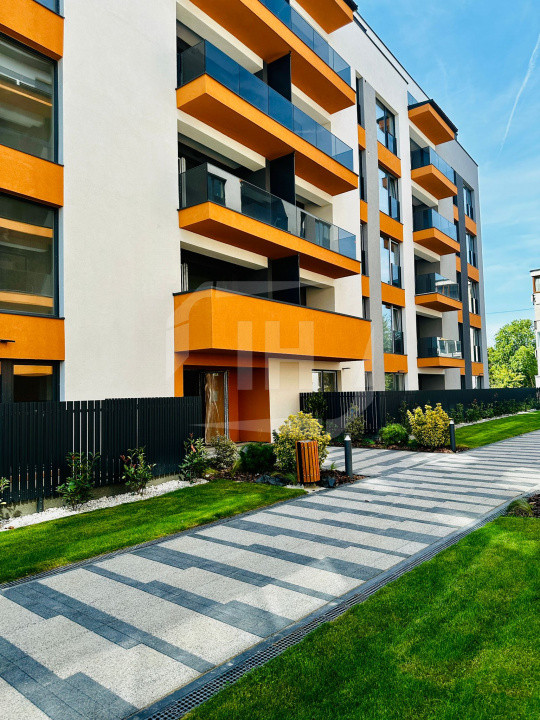 Apartament 2 camere, ultrafinisat, parcare, Intre Lacuri