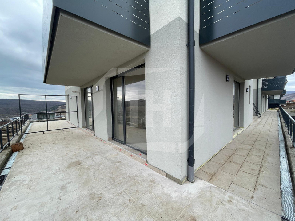 Apartament 3 camere, constructie finalizata, terasa, Calea Baciului