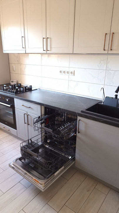 Apartament 2 camere decomandat, la cheie, zona Bld Primaverii