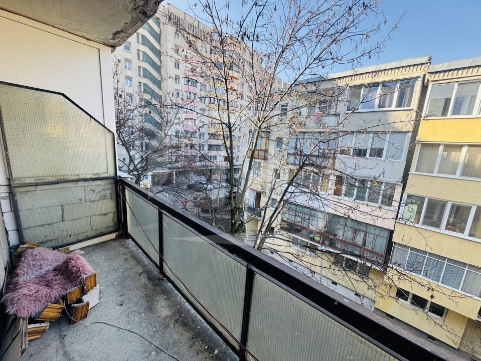 Apartament 2 camere, 2 balcoane, decomandat, et 3, in Marasti
