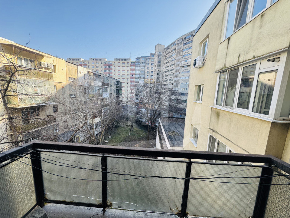 Apartament 2 camere, 2 balcoane, decomandat, et 3, in Marasti