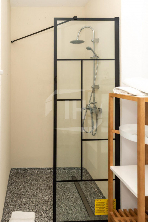 Apartament 2 camere si parcare in zona Vivo