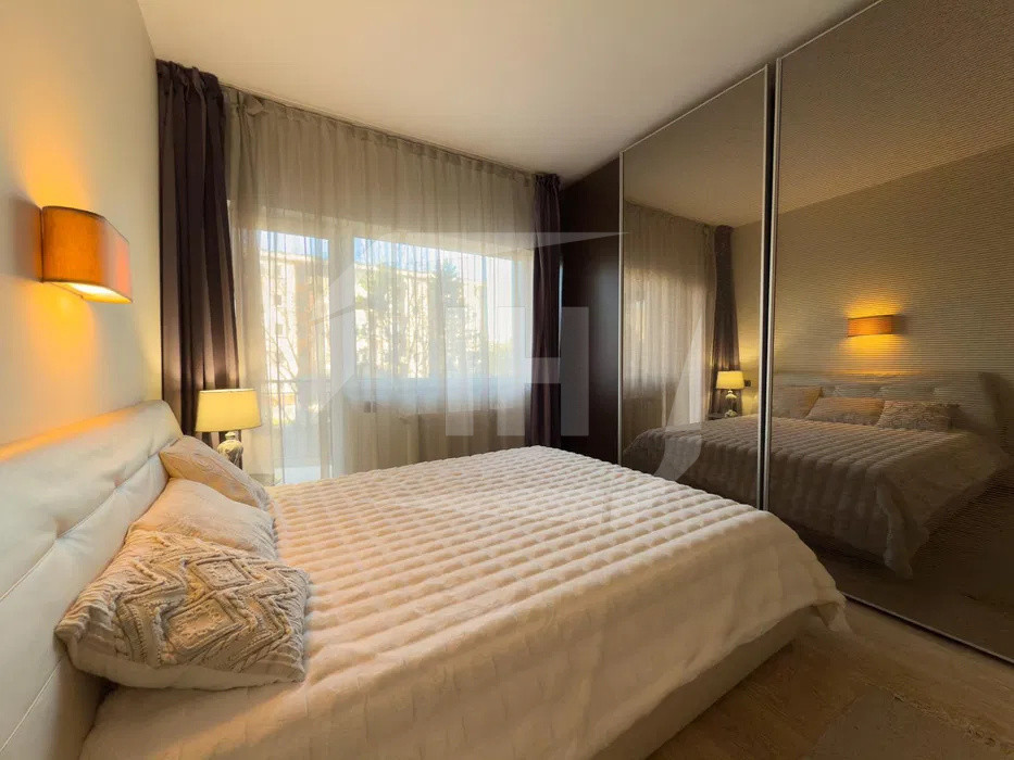 Apartament 3 camere, etajul 1, parcare, Zorilor