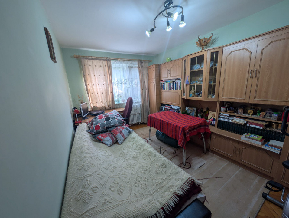 Apartament 4 camere la etajul 1, cartier Manastur