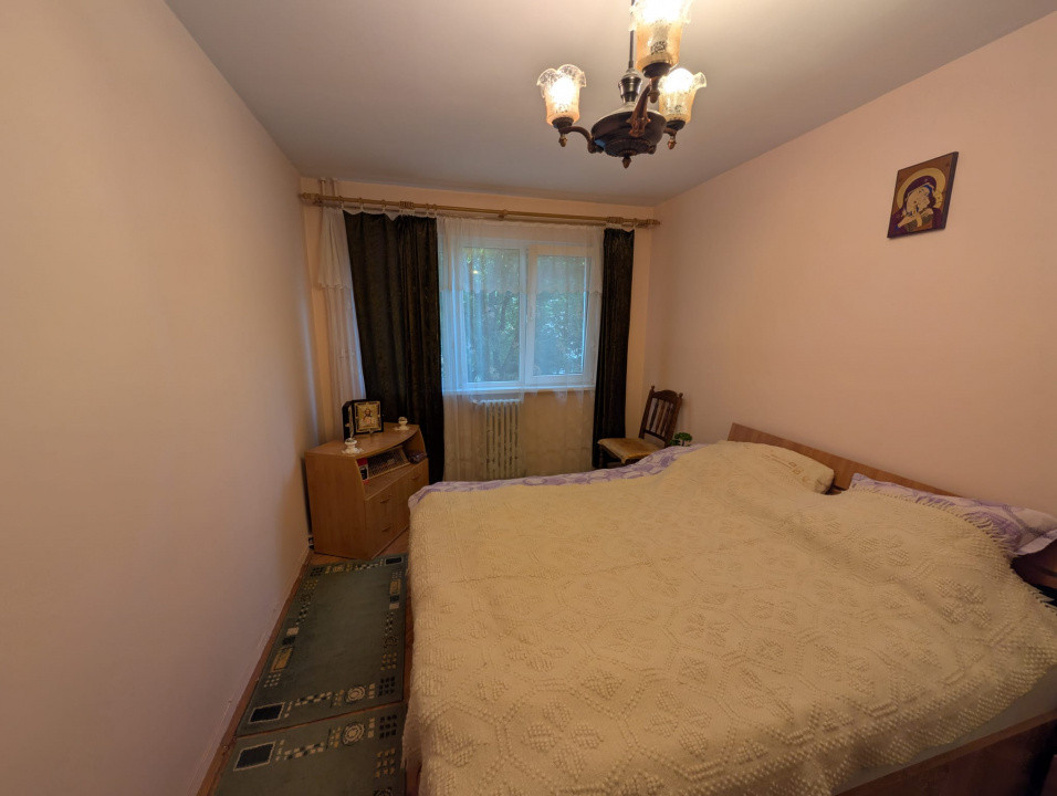 Apartament 4 camere la etajul 1, cartier Manastur