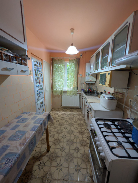 Apartament 4 camere la etajul 1, cartier Manastur