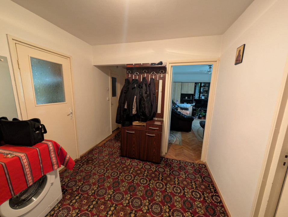 Apartament 4 camere la etajul 1, cartier Manastur