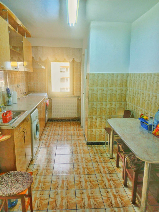 Apartament 4 camere decomandat, cartier Manastur