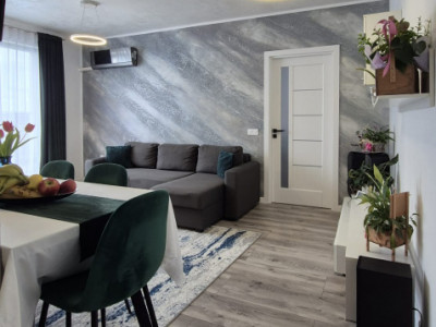 Apartament 3 camere la cheie, terasa si parcare, zona Vivo