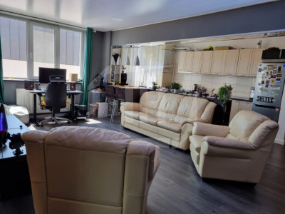 Apartament cu 4 camere, 3 terase, intermediar, parcare inclusa, Andrei Muresanu