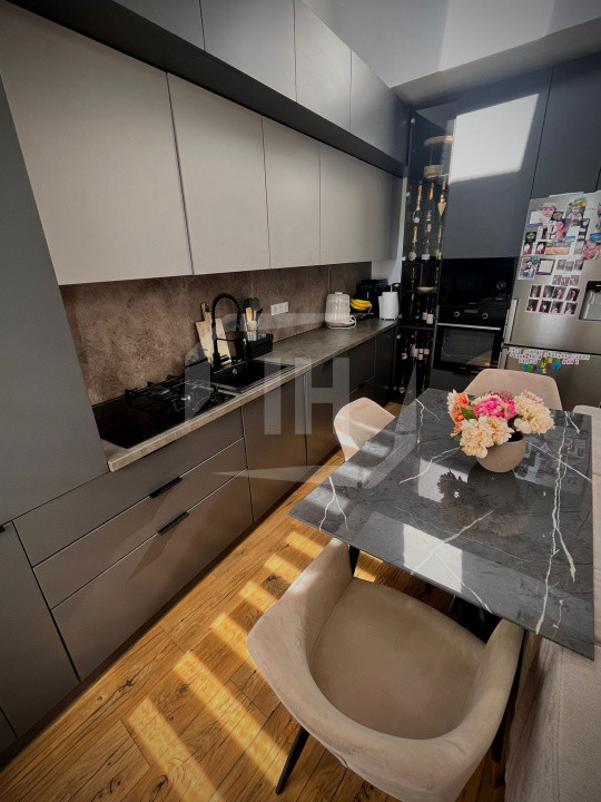  3 camere, finisat, scara interioara, parcare, bloc nou ,zona Pod Ira