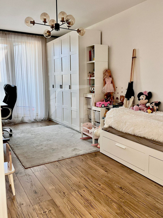  3 camere, finisat, scara interioara, parcare, bloc nou ,zona Pod Ira