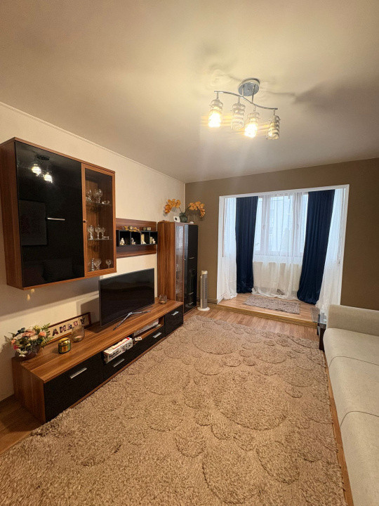 Apartament 3 camere la cheie, zona scolii Liviu Rebreanu 