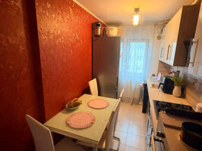 Apartament 3 camere la cheie, zona scolii Liviu Rebreanu 