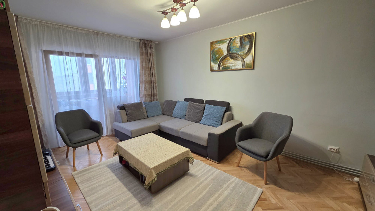 Apartament 3 camere decomandat, zona Podului Calvaria