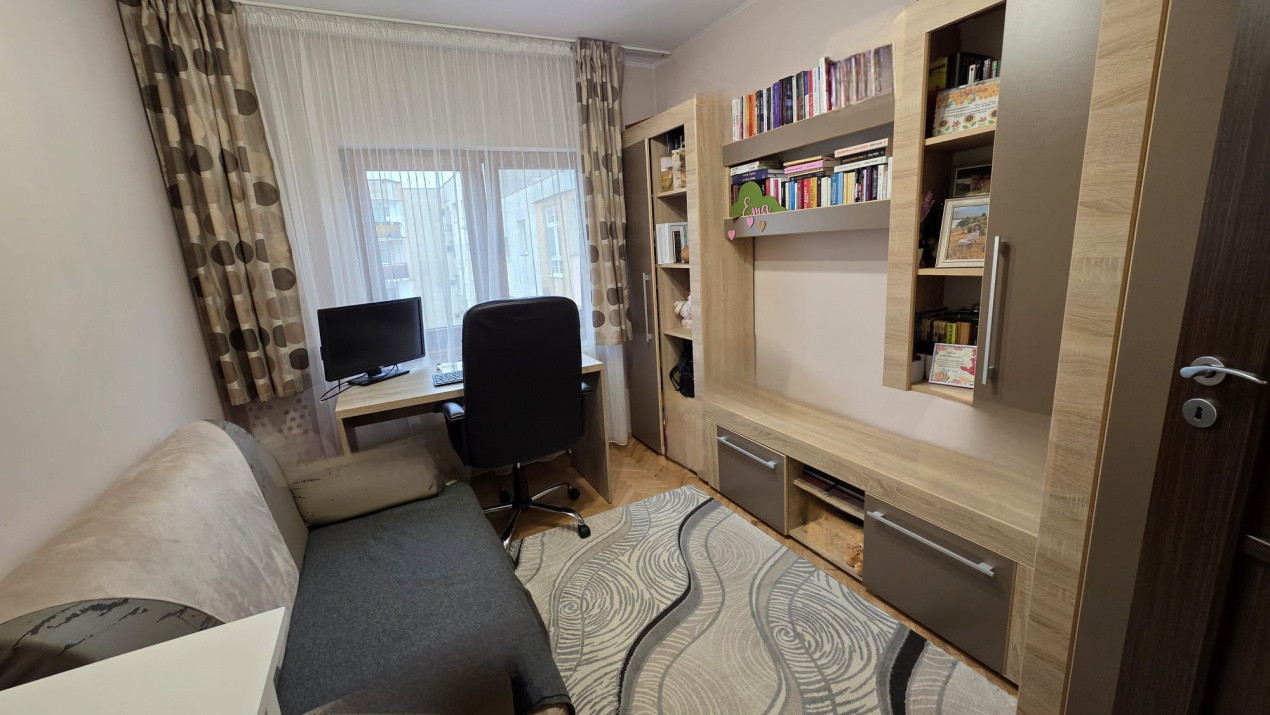 Apartament 3 camere decomandat, zona Podului Calvaria